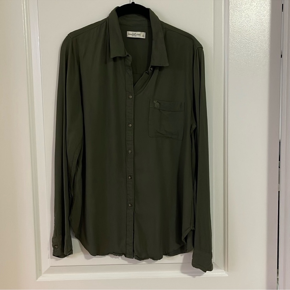 Abercrombie Green Women’s LS Button Down - Size L